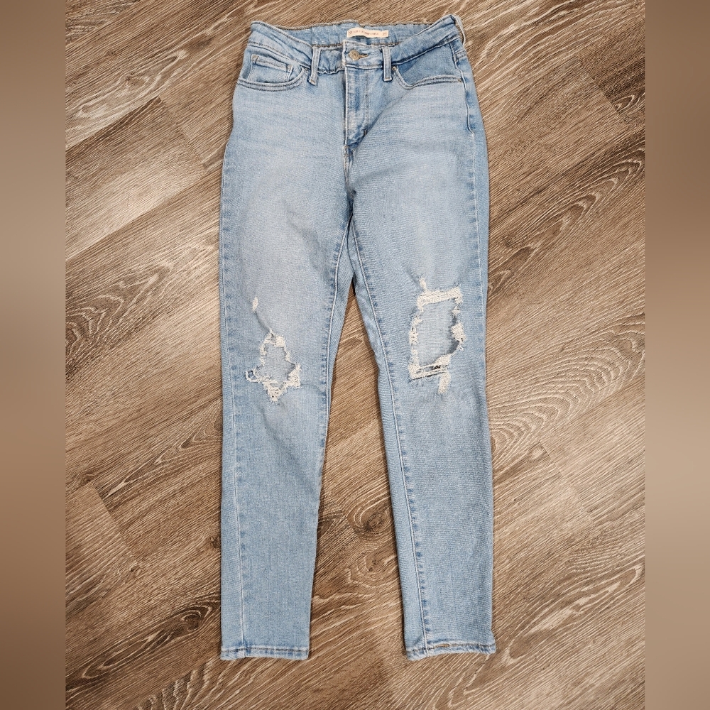 Levi's Women's Light Blue Ripped Skinny Jeans Size 26